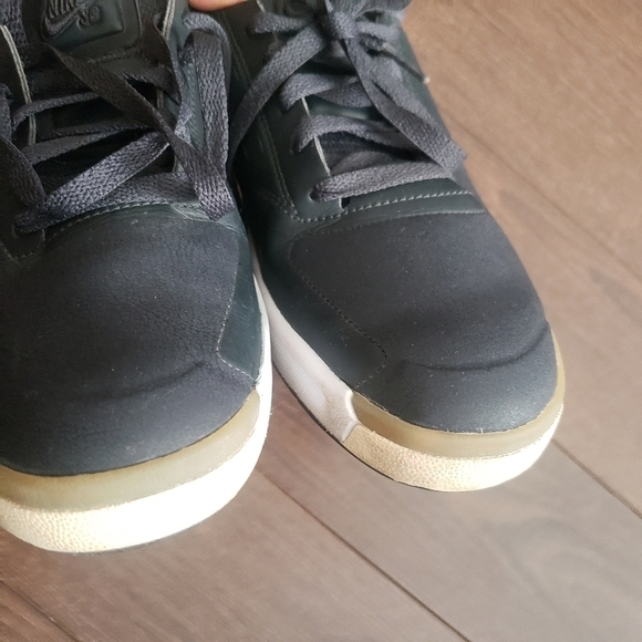 HP. Nike SB Zoom Air Sneakers - Picture 12 of 14